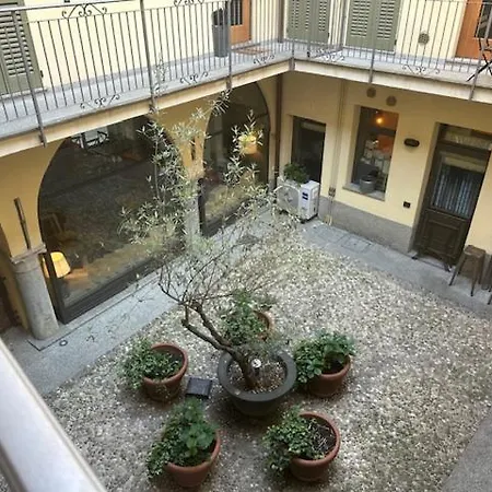Modern Comfort In Old Town Vakantiehuis